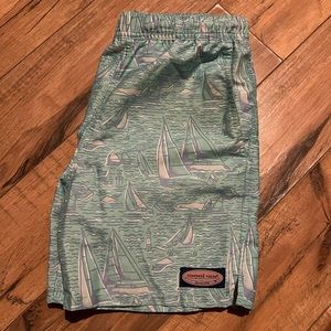 Vineyard Vines boys swim size M